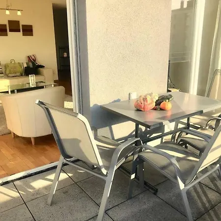 Close To Unil Epfl, Spacious And Bright 2 Bedrooms Apartment